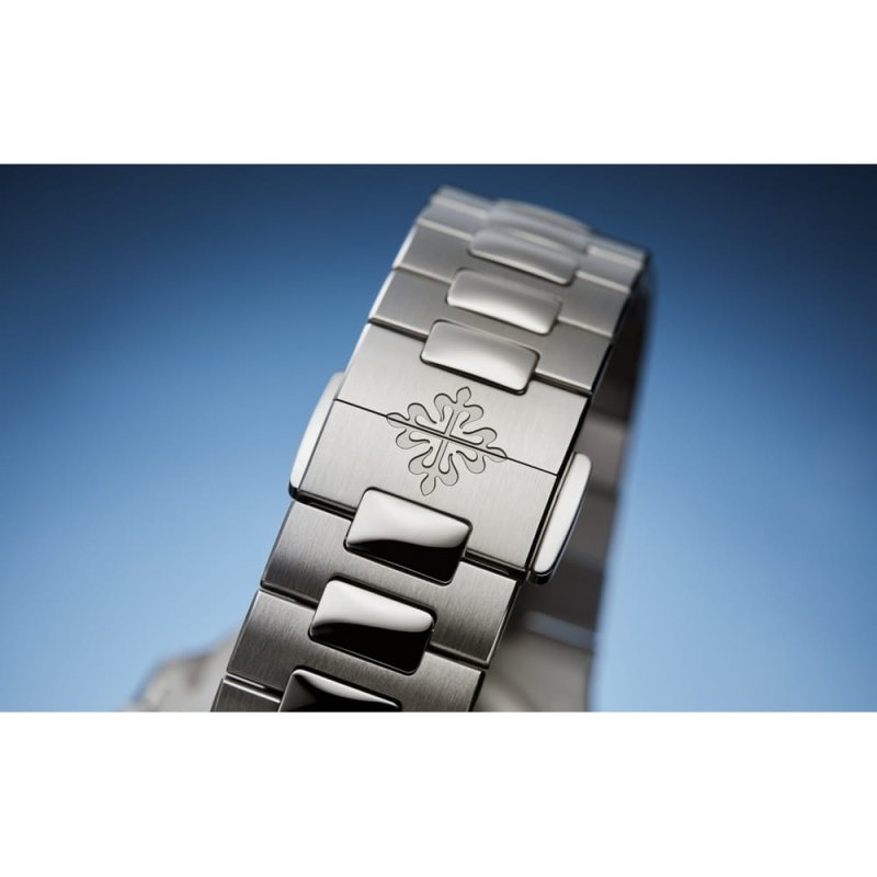 Patek Philippe Nautilus Fecha, Segundero Central - Imagen 3